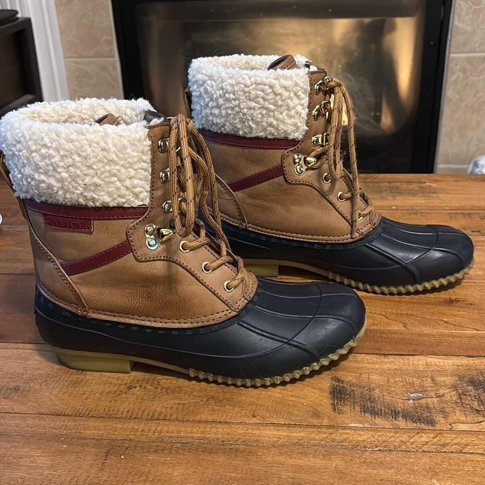 Tommy Hilfiger Brown and Black Winter Boots - Picture 2 of 6